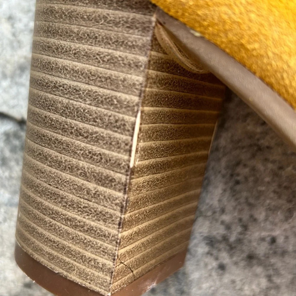 Bos & Co Mustard Peep Toe Block Heel, size 40 (Us  9) - Picture 7 of 12